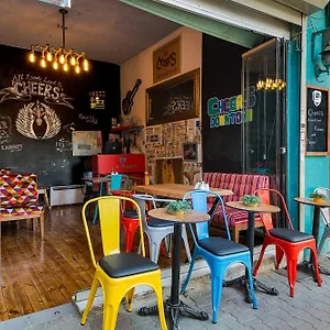 Hostal Cheers Midtown, Estambul